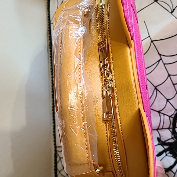 Pink Pan Dulce Handbag - Picture 13 of 14